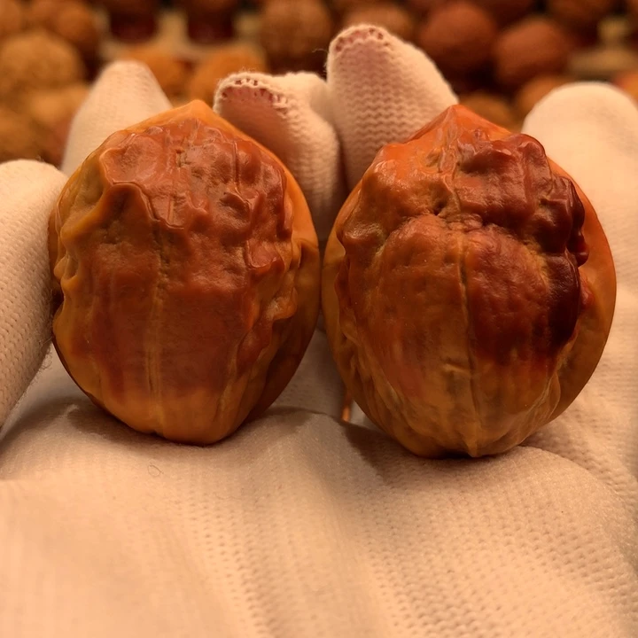 文玩核桃吊坠69………..