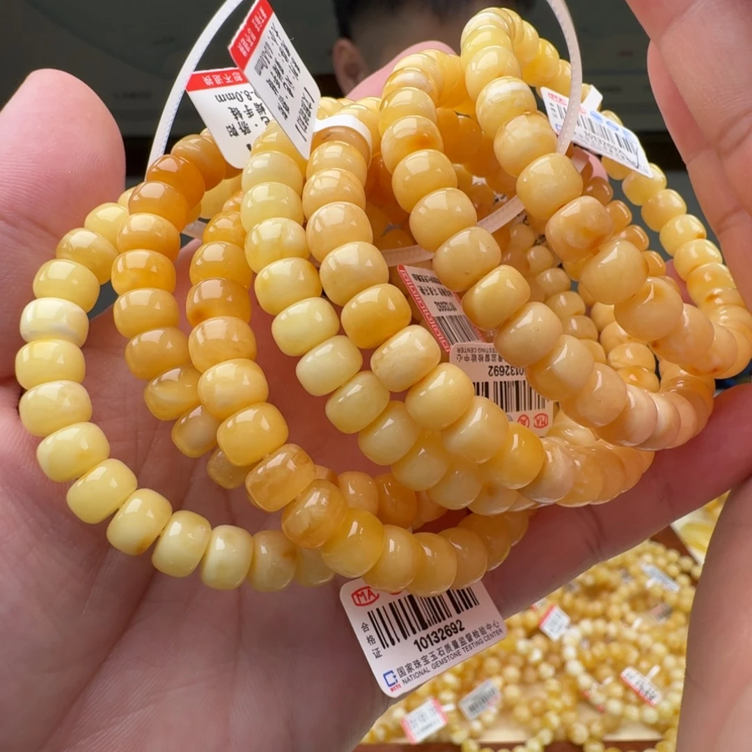琥珀未镶嵌裸石多样性发其一
