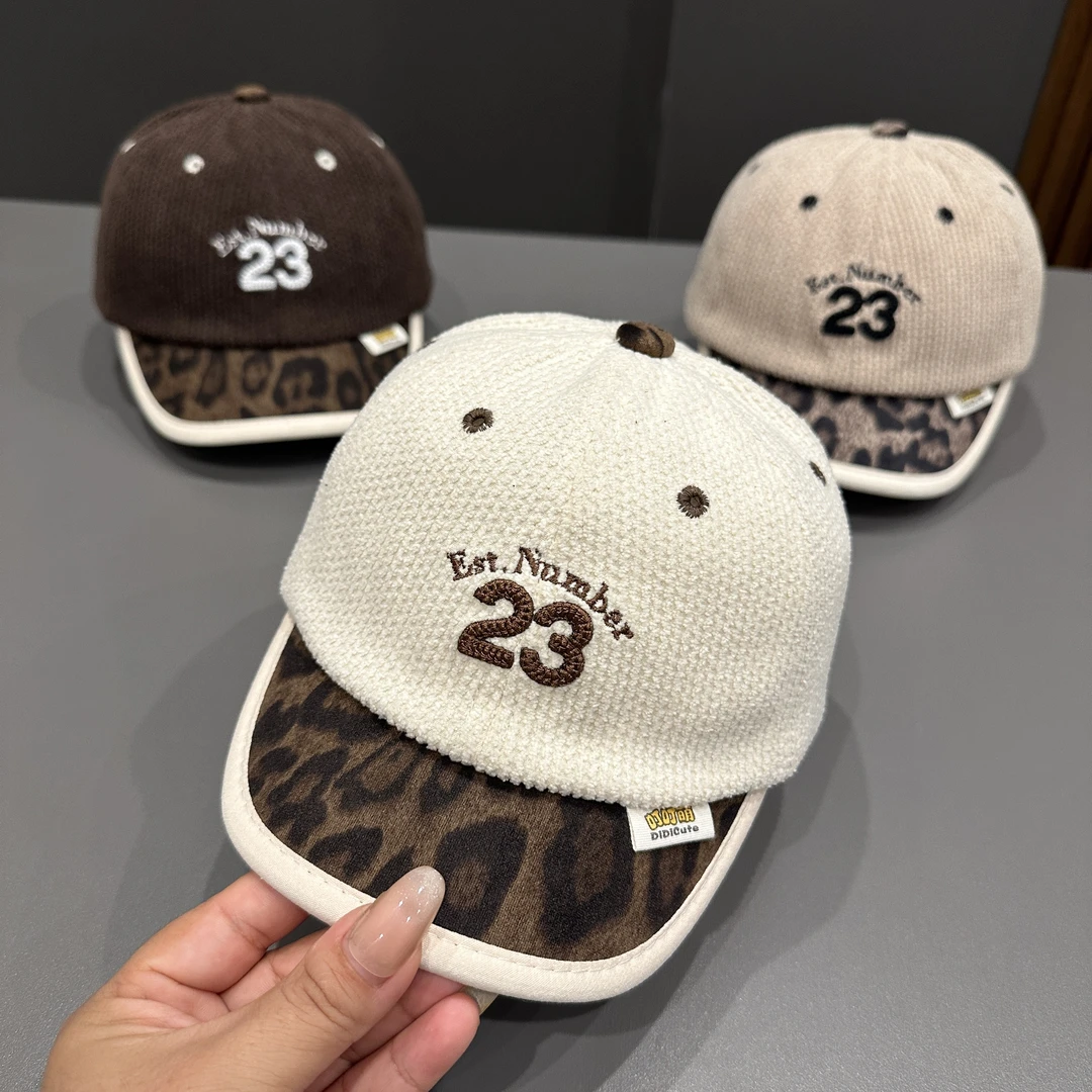 韩版儿童帽子洋气豹纹鸭舌帽弯檐时尚穿搭男童棒球帽女童保暖秋冬