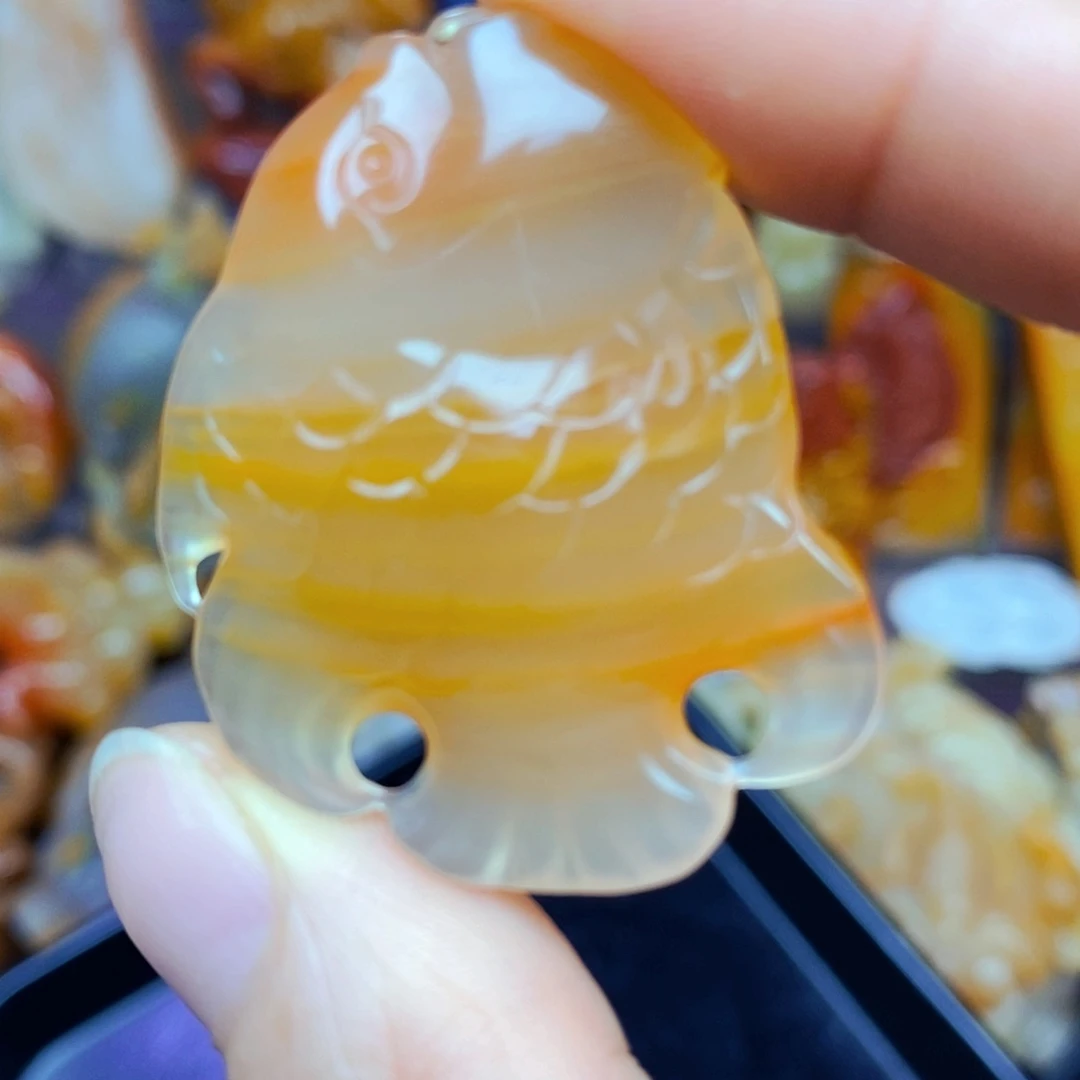 石英质玉（黄龙玉）未镶嵌颈饰