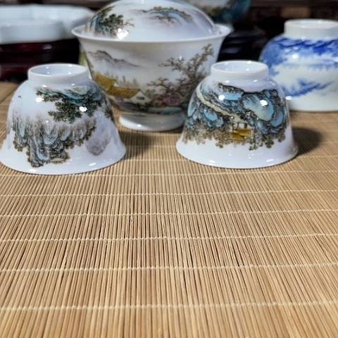 陶汪派山水汪沁粉彩