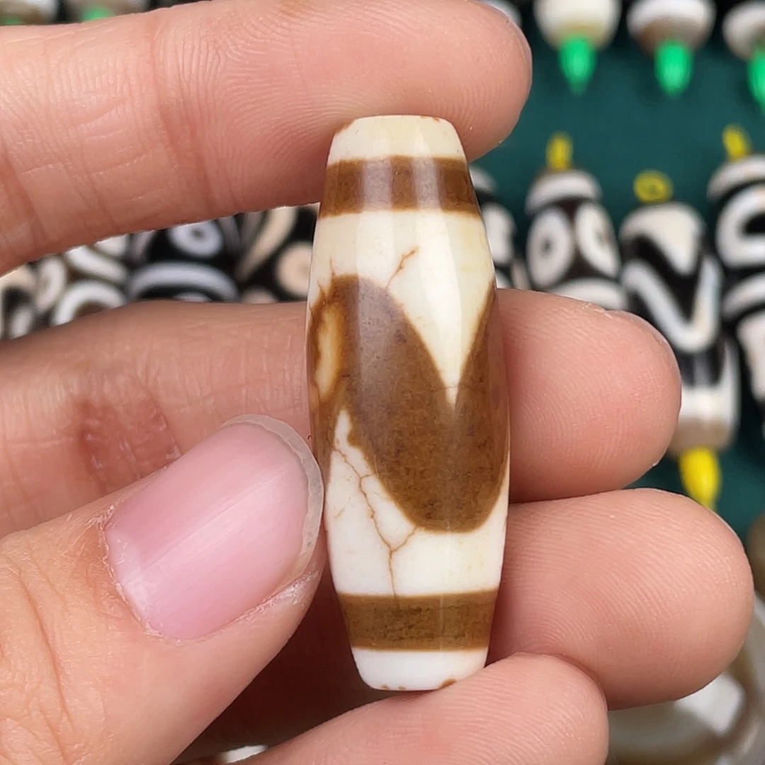 玛瑙/玉髓裸珠虎牙