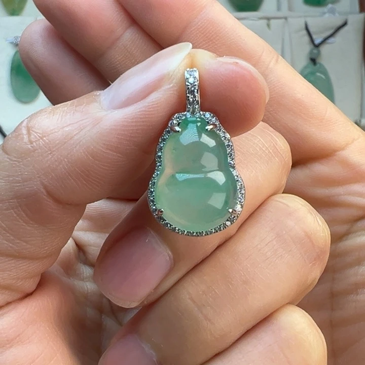 石英质玉银S925镀金镶嵌颈饰