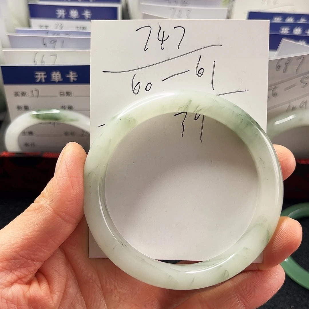 石英质玉未镶嵌手镯747