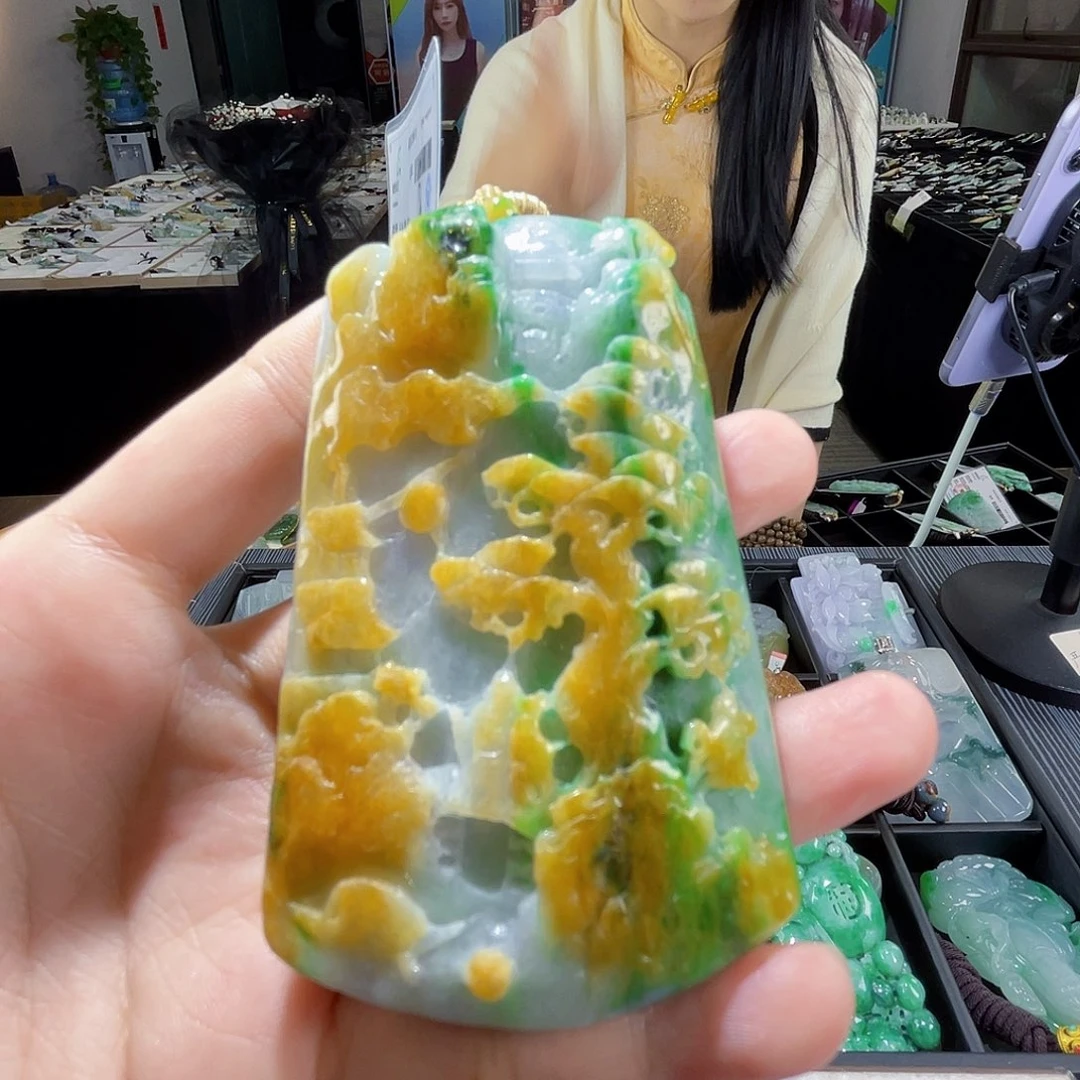 颈饰未镶嵌翡翠一个