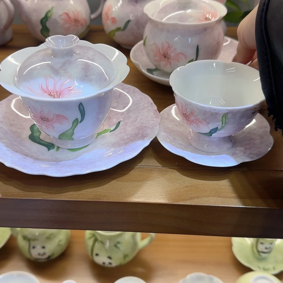 爱****青花壶具工艺精美实用精巧细腻