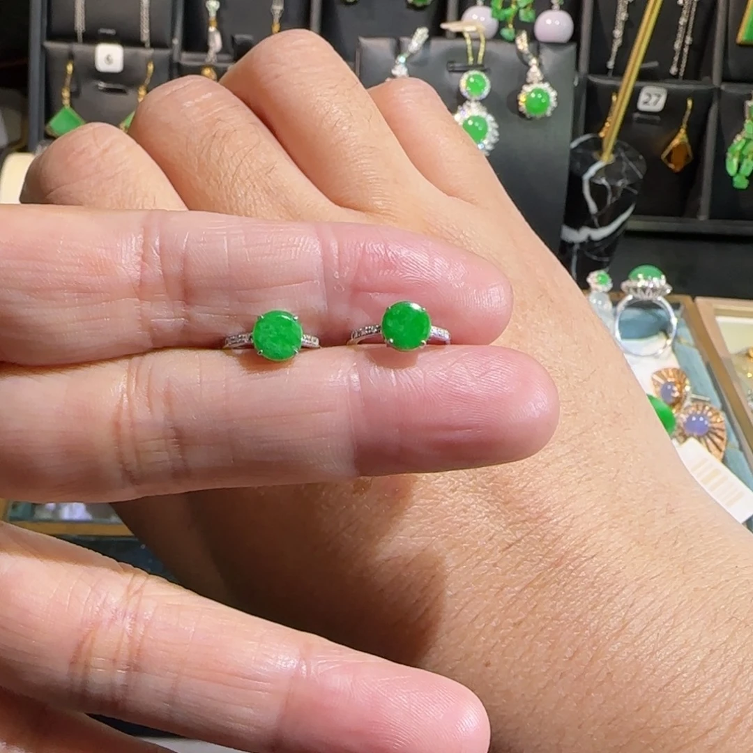 翡翠18K金镶嵌颈饰耳包