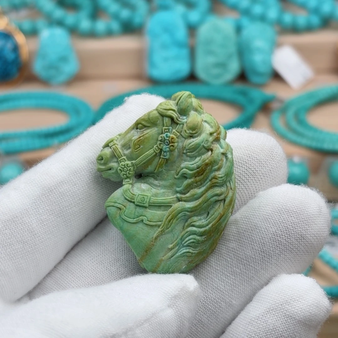 绿松石未镶嵌珠宝奇石