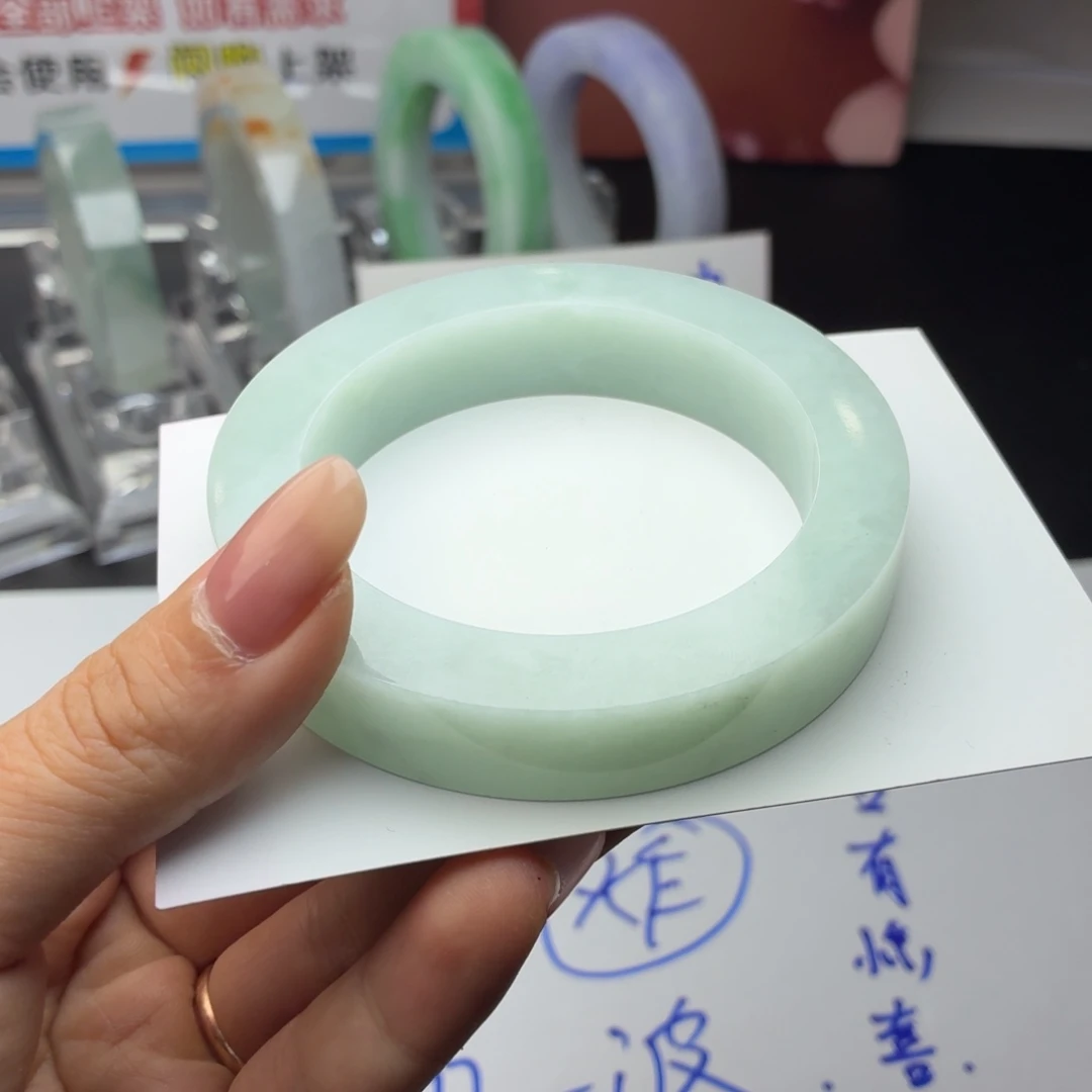 江***娇未镶嵌翡翠定制翡翠