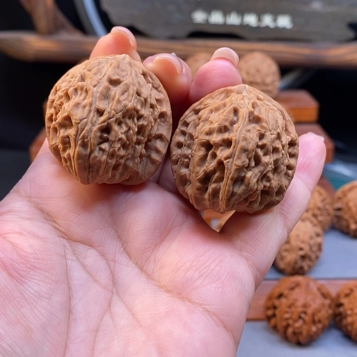 文玩核桃把件36球白