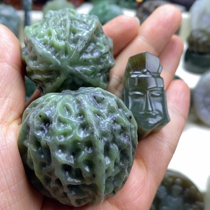 诺***）和田玉未镶嵌颈饰