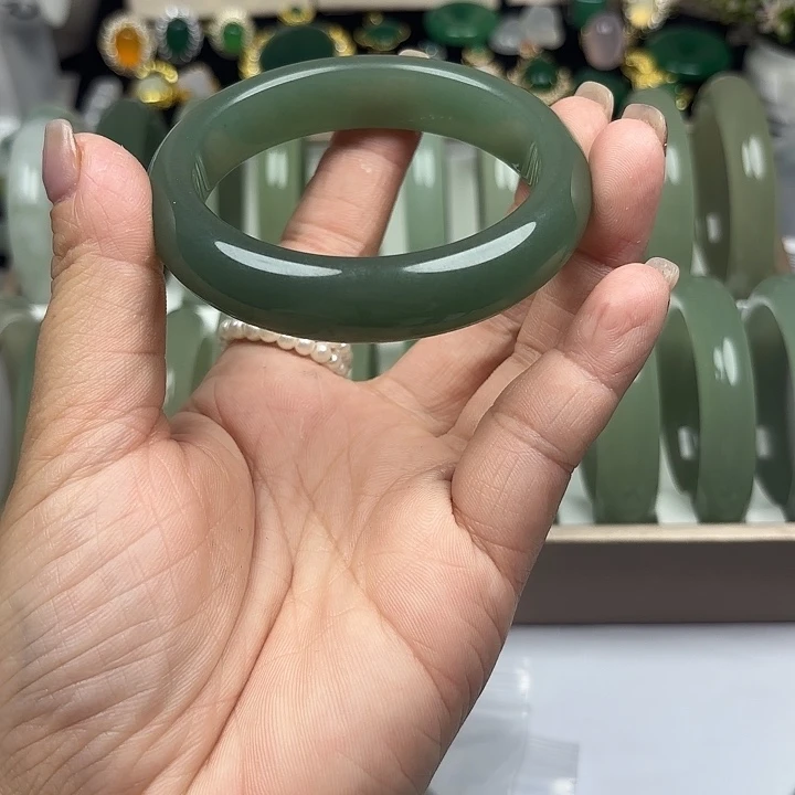 东陵石未镶嵌手镯