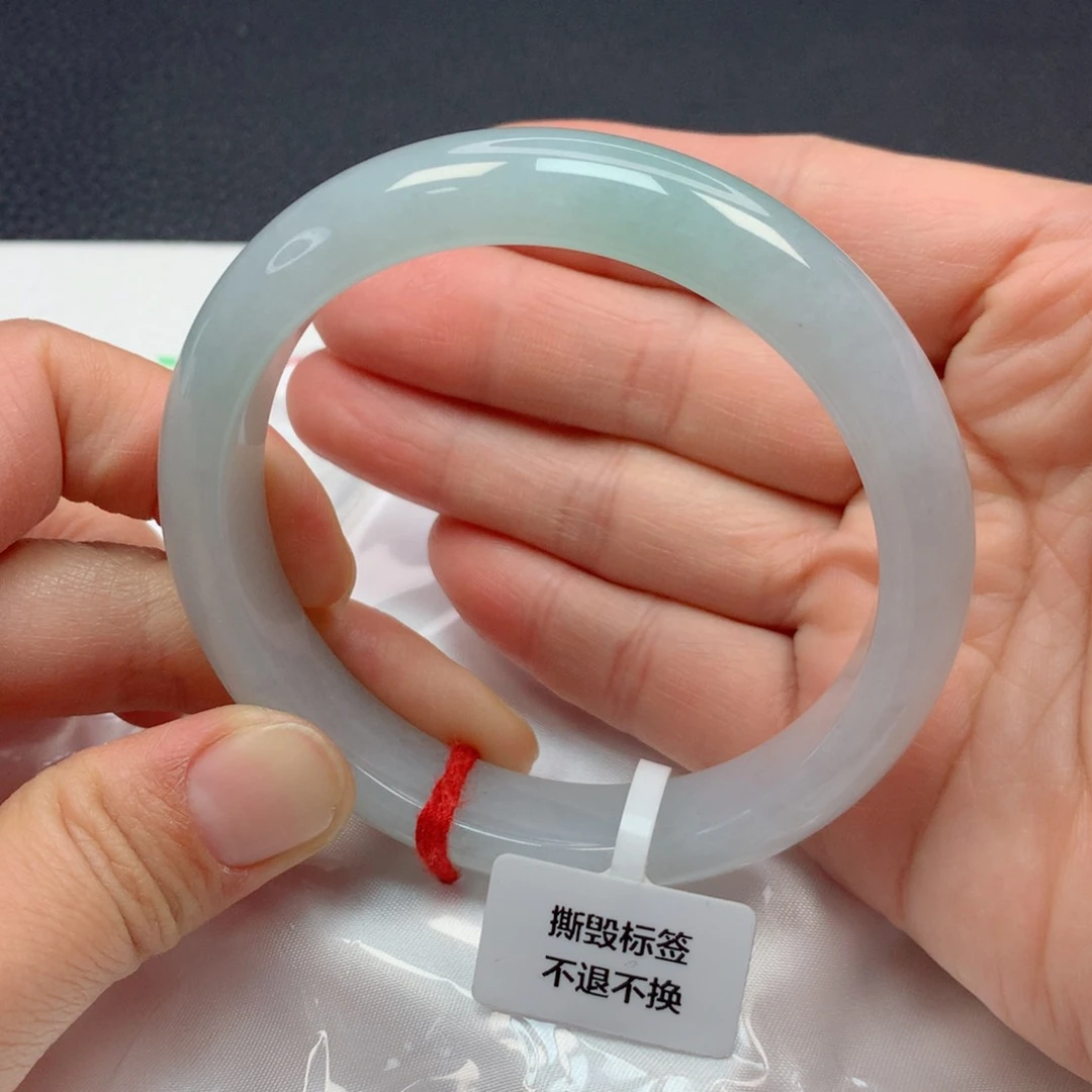 翡翠手镯未镶嵌59圈