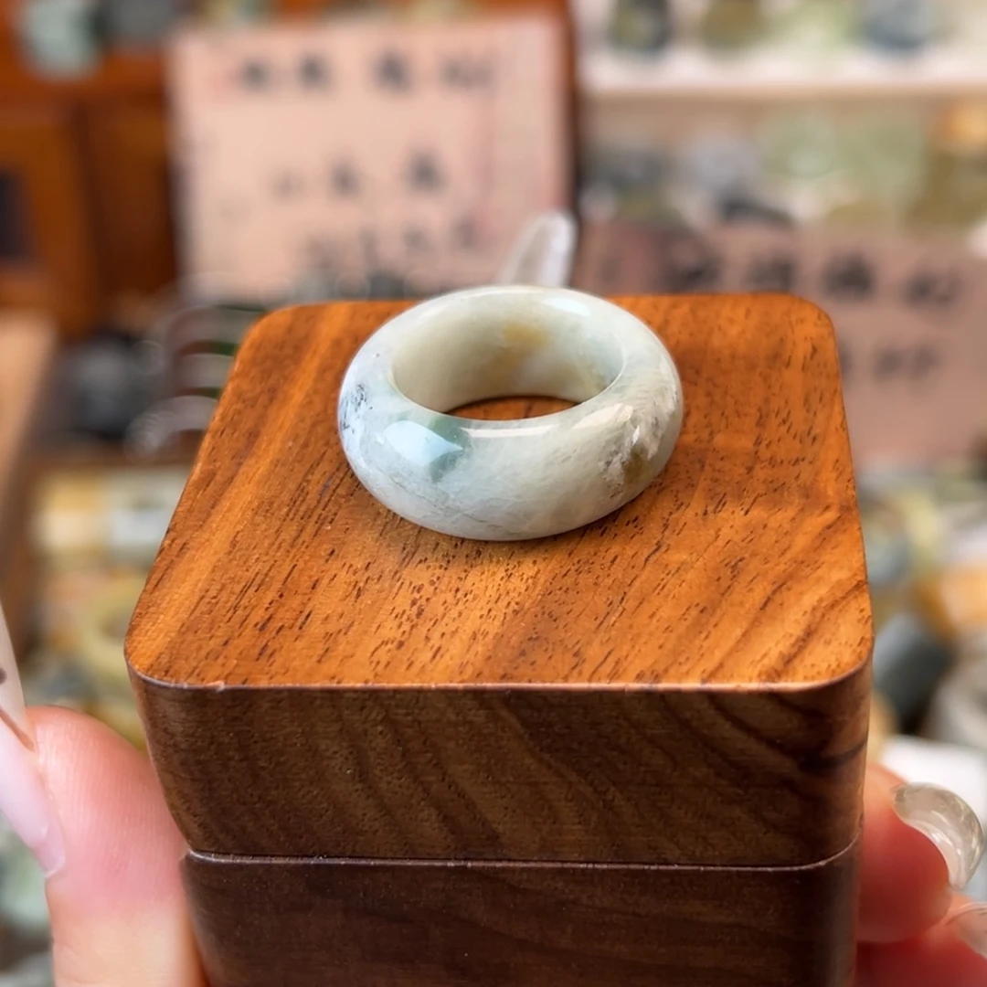 蛇纹石玉未镶嵌戒指内径18