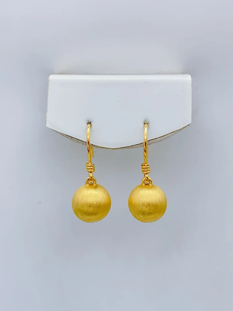 老庙黄金2 足金 精工5D工艺 时尚港风磨砂拉丝球球 耳钩 2.49克