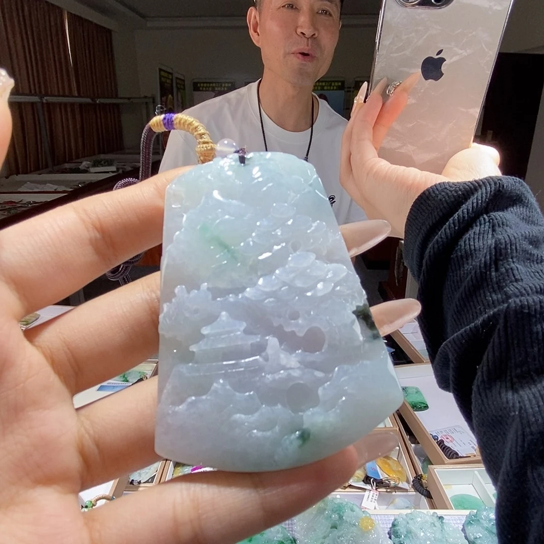 翡翠未镶嵌颈饰翡翠