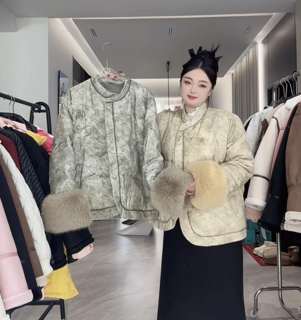 【晴儿家】新中式短款大码冬季新款复古盘扣提花高级保暖外套9051
