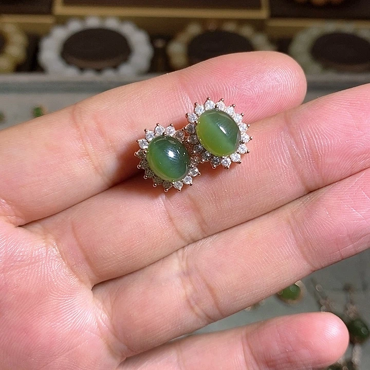 【闪购商品】银S925镶嵌和田玉(碧玉)耳钉