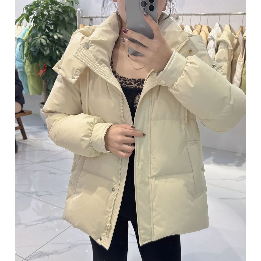 时尚休闲短款羽绒服宽松保暖高品质90白鸭绒