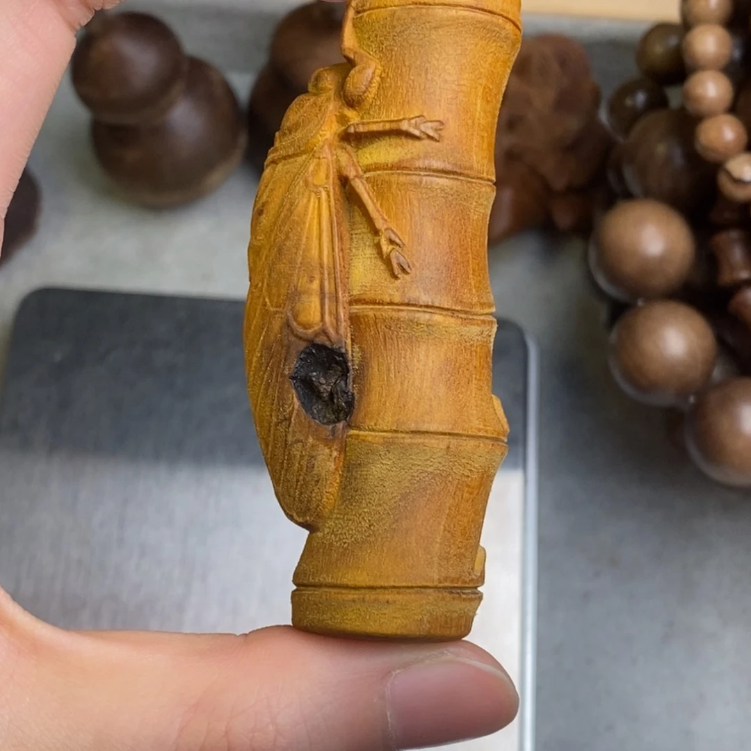 檀香木把件老山檀奶香瑕疵把件一鸣惊人