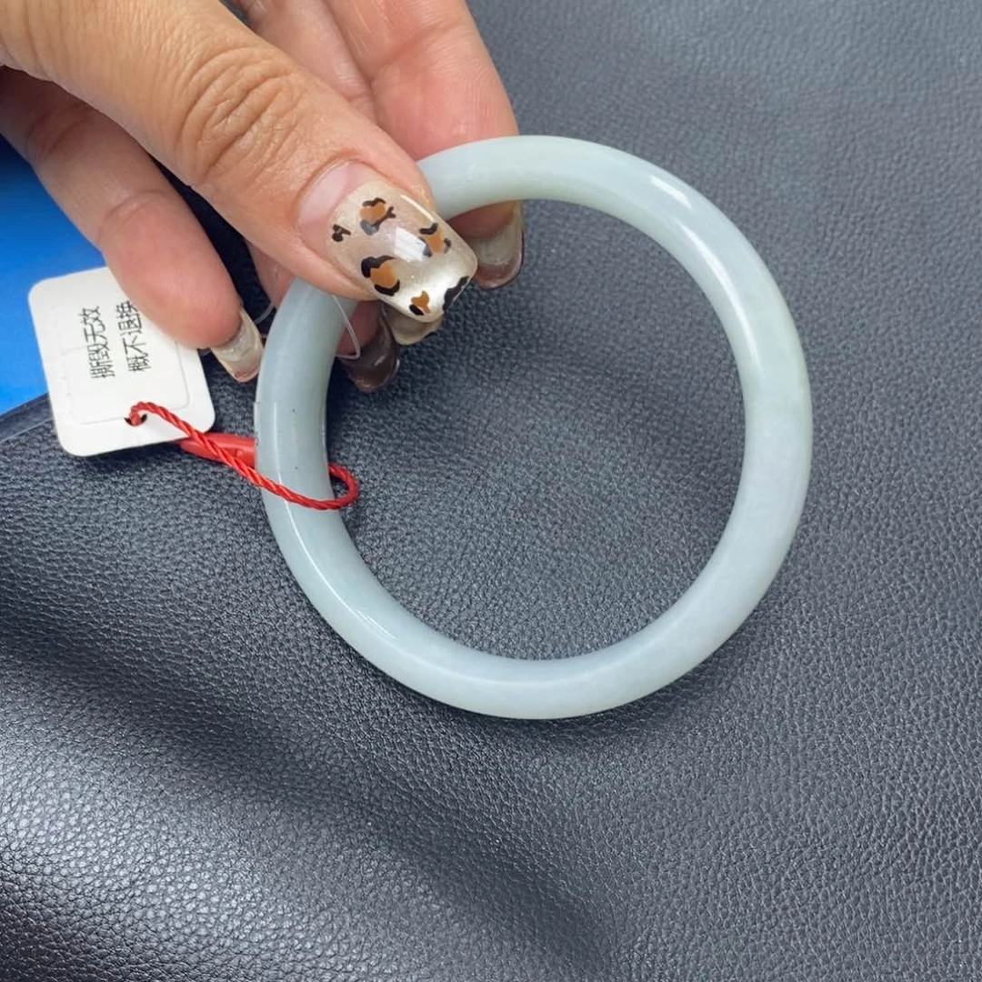 翡翠手镯未镶嵌不**九56-57正圈