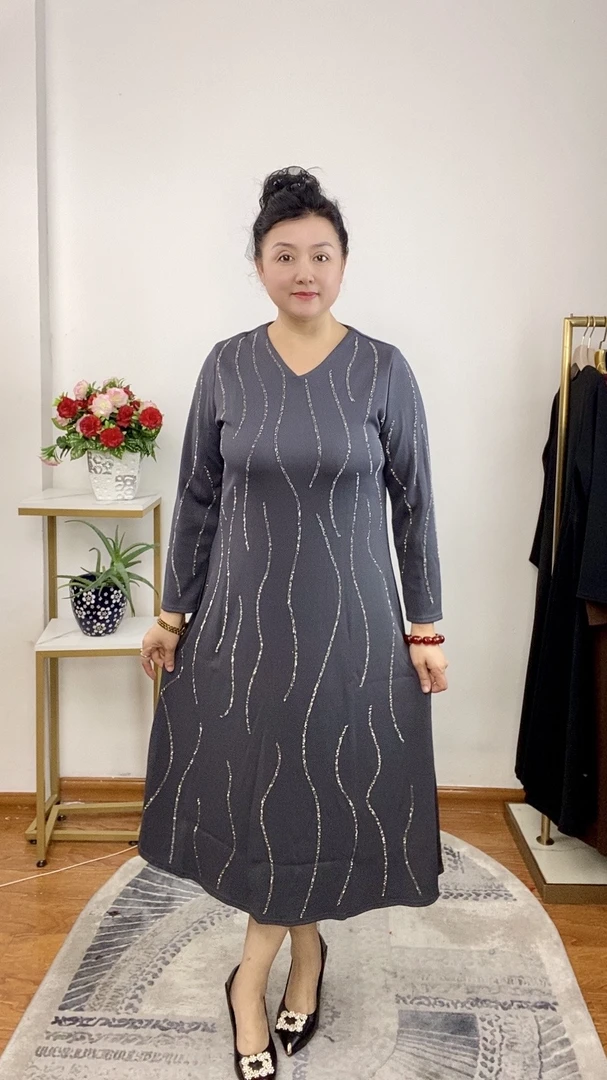 【梦莱】新款蛇纹钻洋气显瘦气质V领连衣裙