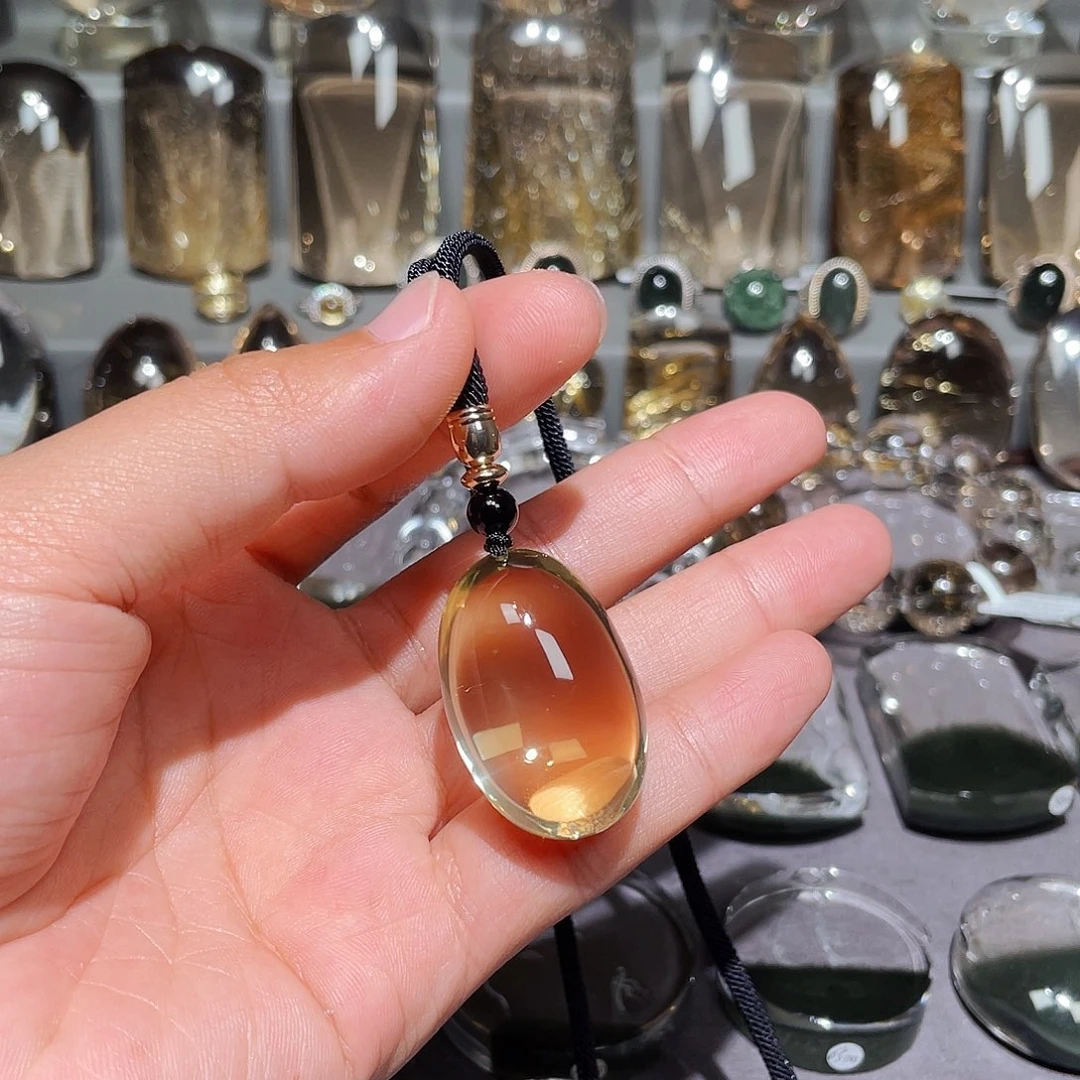 在***线水晶未镶嵌颈饰挂件