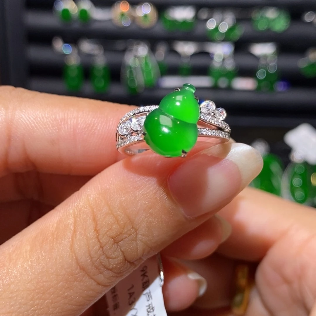 翡翠戒指9K金镶嵌葫芦戒指