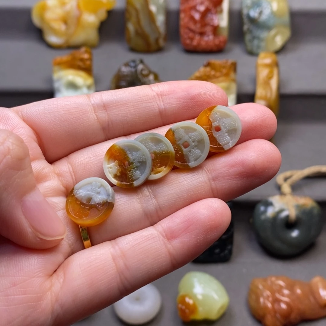 岫玉颈饰未镶嵌纷**云挂件