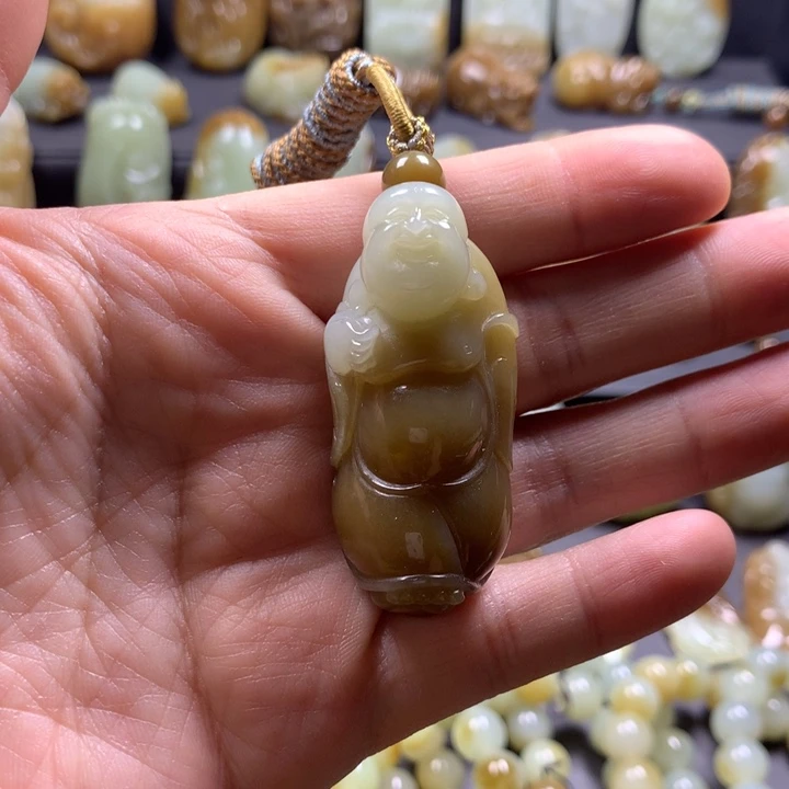 和田玉（糖玉）未镶嵌颈饰