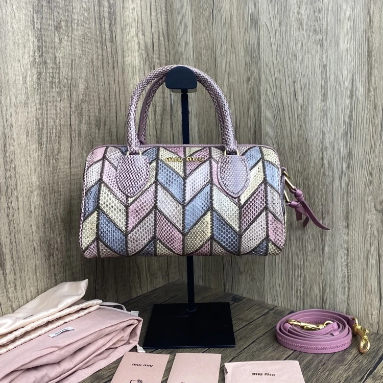 95新 MIU MIU/缪缪 /KIKI/单肩包/12001019