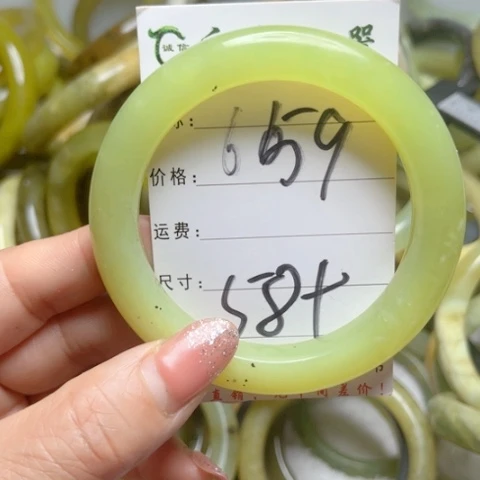 岫岩老玉（透闪石质玉）手镯未镶嵌