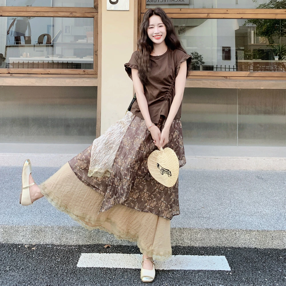 法式复古森系不规则半身裙套装女2025年夏季抽褶T恤碎花裙两件套