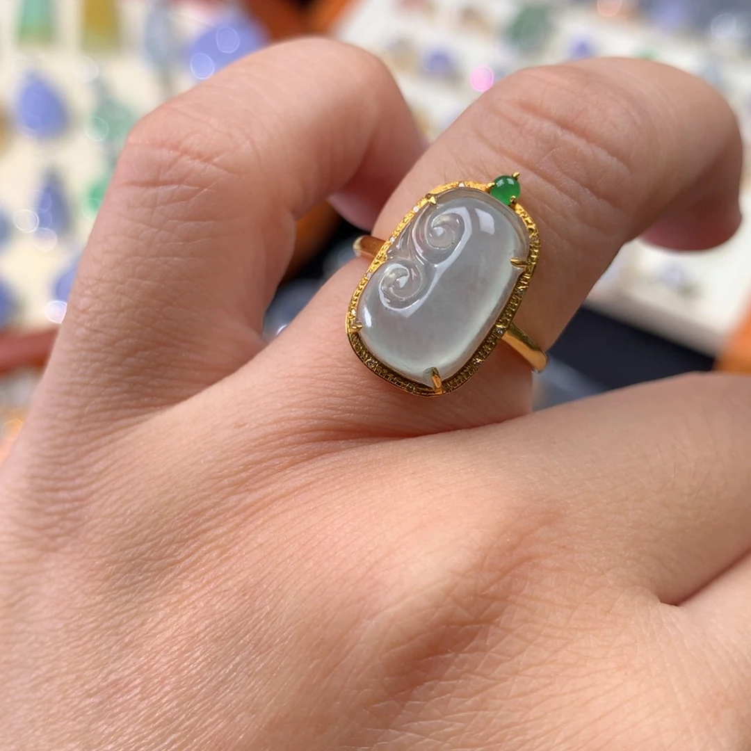 18K金镶嵌戒指翡翠如意戒指