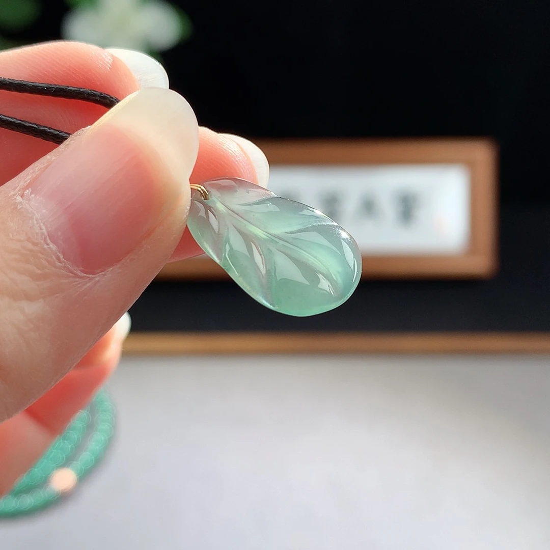 未镶嵌手镯（圆镯）翡翠