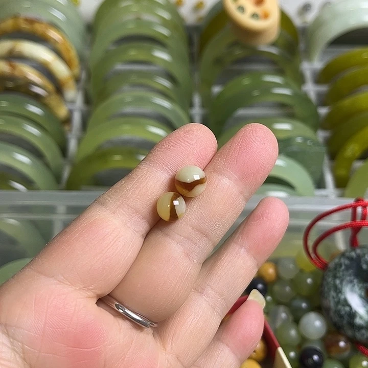 合金蛇纹石玉颈饰