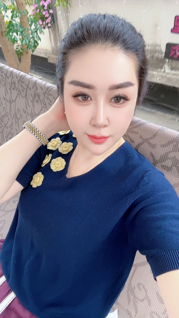 玲玲严选立体花朵V领短袖针织衫夏薄款宽松休闲显瘦T恤上衣