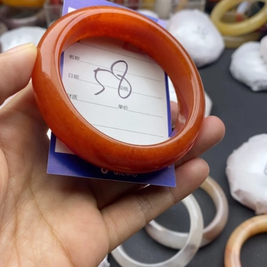 石英质玉未镶嵌手镯