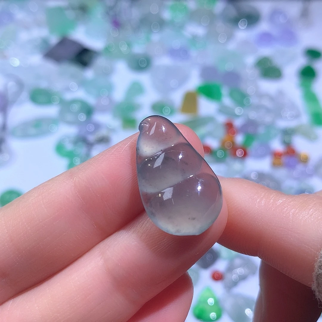 翡翠颈饰未镶嵌豆