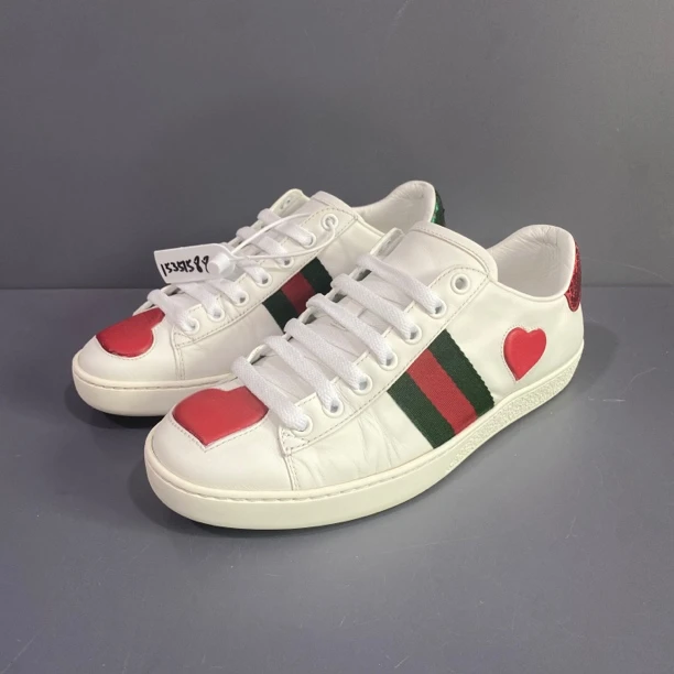 95新 GUCCI/古驰 35.5码 gucci古驰 大爱心 休闲鞋后跟瑕疵内长24