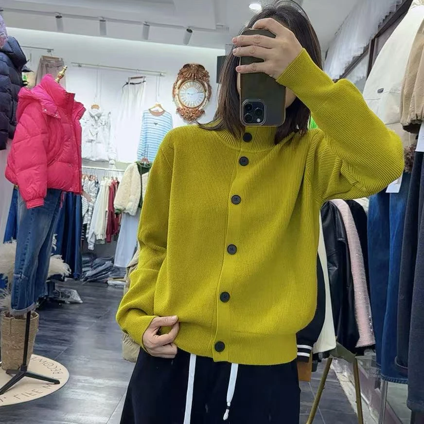 冬季新品简约大气高档半高领时尚洋气针织衫打底毛衣女大扣设计潮