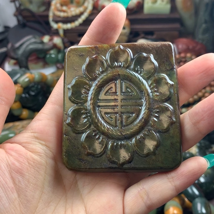 岫岩河磨玉（透闪石质玉）把件未镶嵌