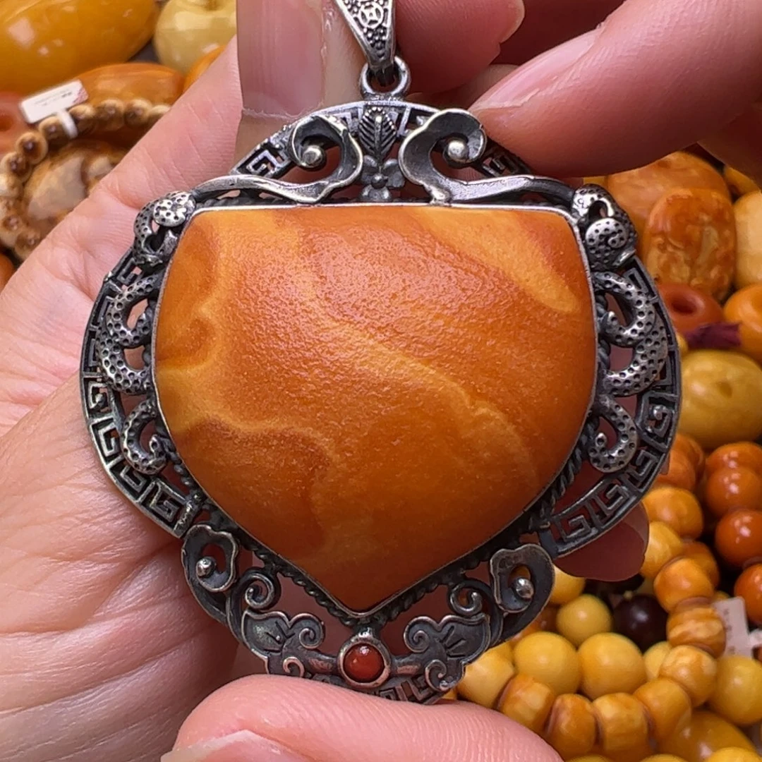 蜜蜡未镶嵌裸石原皮