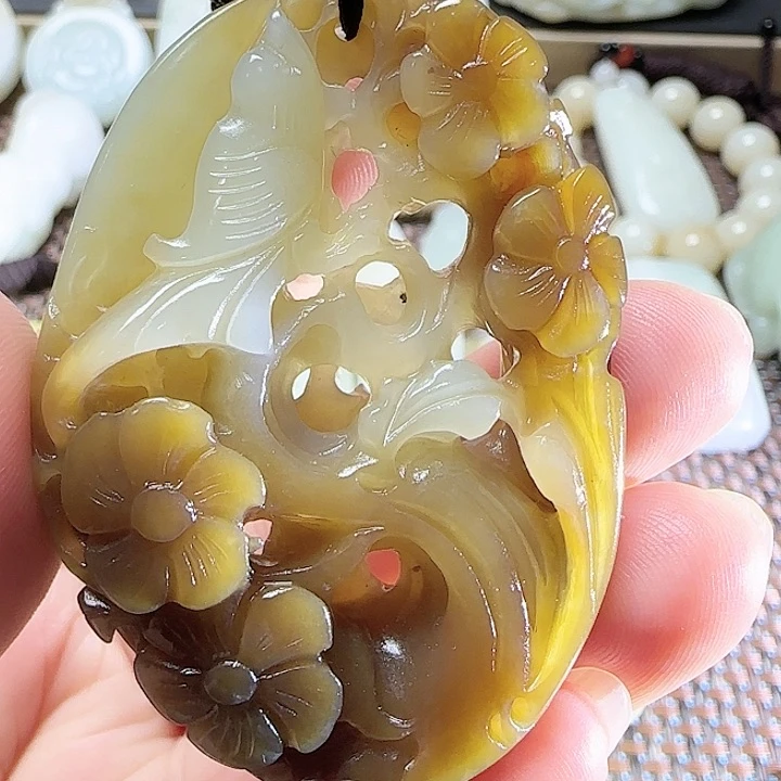 和田玉未镶嵌颈饰