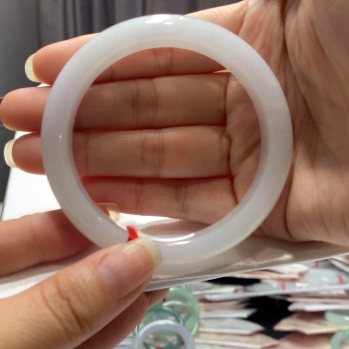 翡翠未镶嵌手镯买断