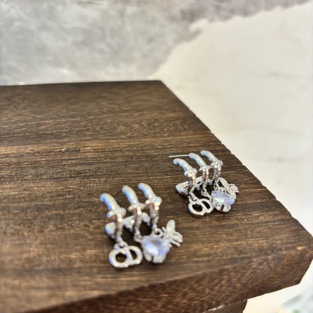 铜合金合成锆石耳饰 CD水滴蜜蜂耳环EH2970