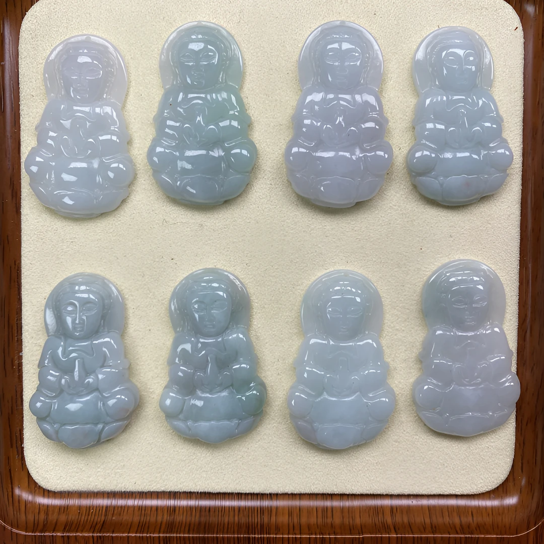 天然A货翡翠卡35+中号观音