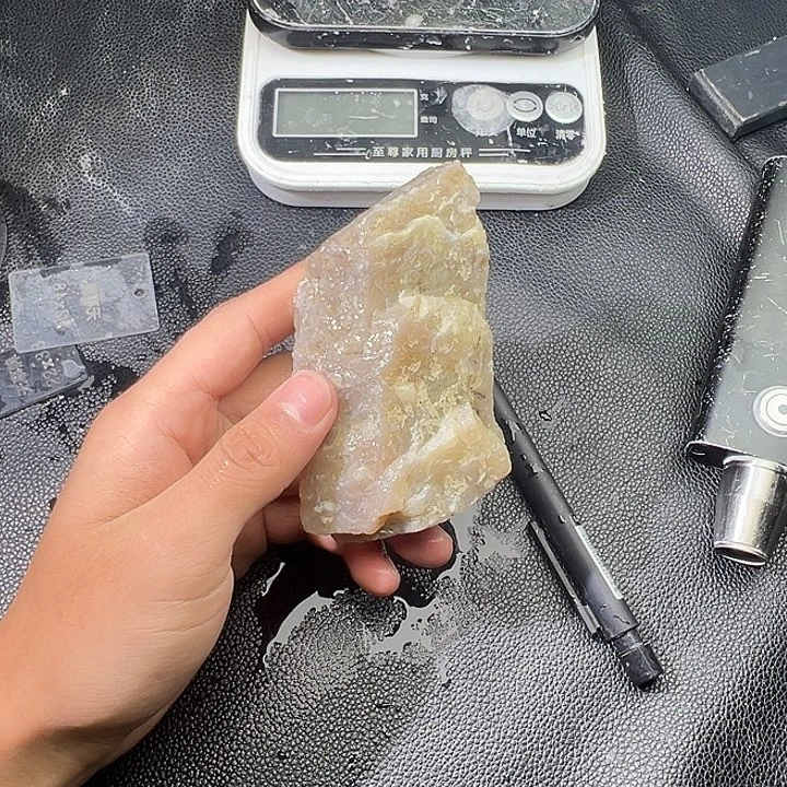 和田玉（糖玉）未镶嵌手镯