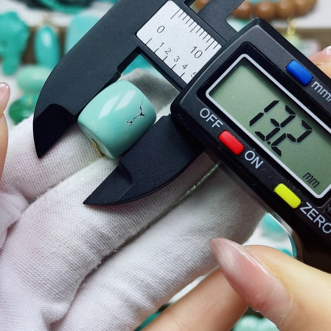 绿松石未镶嵌挂件