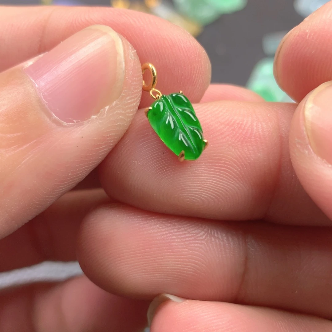 【闪购商品】颈饰18K金镶嵌翡翠翡翠